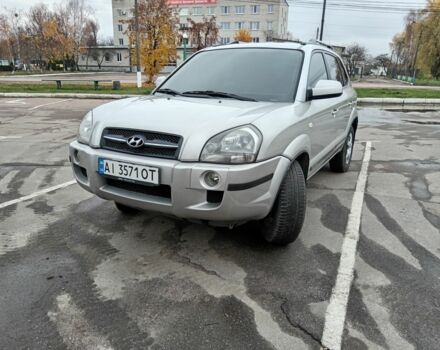 Серый Хендай Туксон, объемом двигателя 2 л и пробегом 267 тыс. км за 7200 $, фото 1 на Automoto.ua