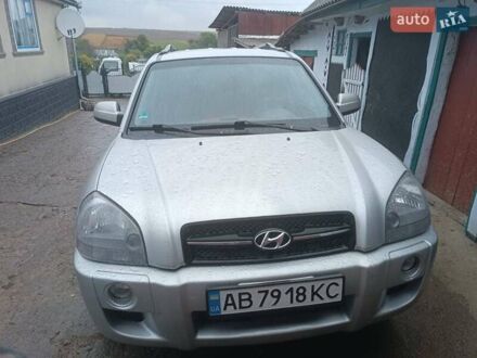 Серый Хендай Туксон, объемом двигателя 2 л и пробегом 230 тыс. км за 6200 $, фото 1 на Automoto.ua