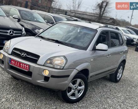 Сірий Хендай Туксон, об'ємом двигуна 2 л та пробігом 155 тис. км за 6989 $, фото 1 на Automoto.ua