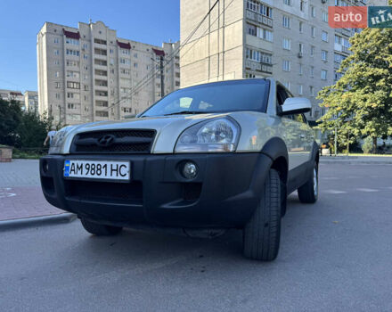 Сірий Хендай Туксон, об'ємом двигуна 1.98 л та пробігом 211 тис. км за 6700 $, фото 1 на Automoto.ua