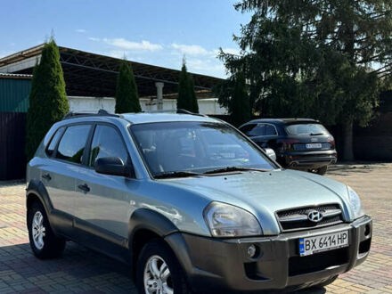 Хендай Туксон 2006 в Шепетовке на Automoto.ua Серый Хендай Туксон, объемом двигателя 1.98 л и пробегом 207 тыс. км за 7050 $, фото 1 на Automoto.ua