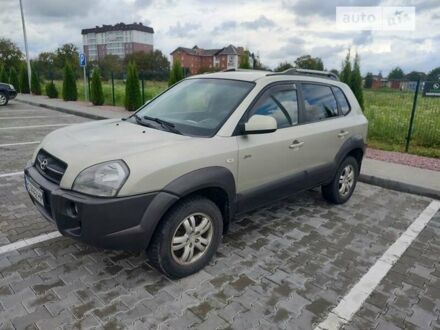 Хендай Туксон 2006 в Стрые на Automoto.ua Серый Хендай Туксон, объемом двигателя 1.98 л и пробегом 330 тыс. км за 7400 $, фото 1 на Automoto.ua