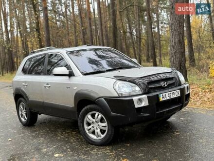Хендай Туксон 2006 в Киеве на Automoto.ua Серый Хендай Туксон, объемом двигателя 1.98 л и пробегом 198 тыс. км за 7100 $, фото 1 на Automoto.ua
