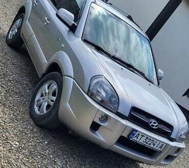 Хендай Туксон 2006 в Рахове на Automoto.ua Серый Хендай Туксон, объемом двигателя 2 л и пробегом 260 тыс. км за 7000 $, фото 1 на Automoto.ua