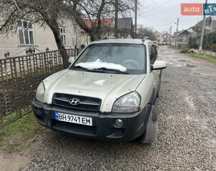 Серый Хендай Туксон, объемом двигателя 2 л и пробегом 270 тыс. км за 4300 $, фото 1 на Automoto.ua