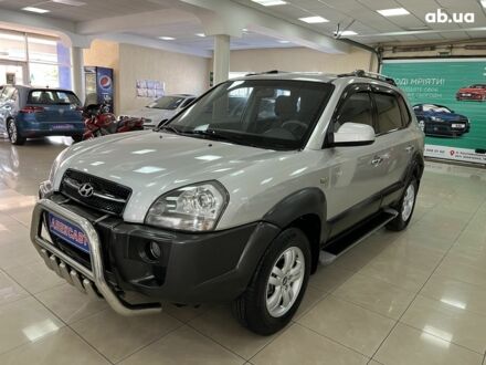 Хендай Туксон 2006 в Кропивницком (Кировограде) на Automoto.ua Серый Хендай Туксон, объемом двигателя 0 л и пробегом 194 тыс. км за 8300 $, фото 1 на Automoto.ua