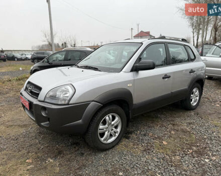 Серый Хендай Туксон, объемом двигателя 2 л и пробегом 193 тыс. км за 5999 $, фото 1 на Automoto.ua