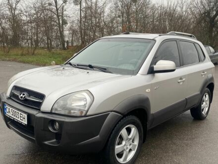 Серый Хендай Туксон, объемом двигателя 2 л и пробегом 189 тыс. км за 6700 $, фото 1 на Automoto.ua