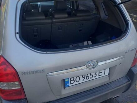 Хендай Туксон 2006 у Тернополі на Automoto.ua Сірий Хендай Туксон, об'ємом двигуна 1.98 л та пробігом 229 тис. км за 7800 $, фото 1 на Automoto.ua