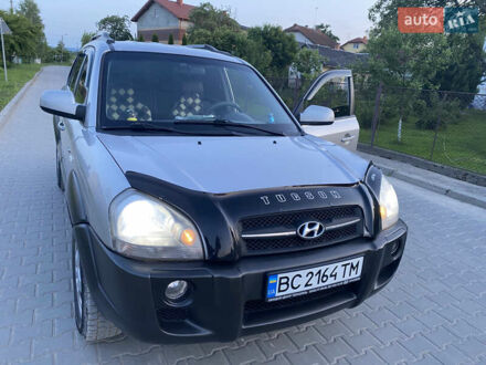 Хендай Туксон 2006 в Дрогобыче на Automoto.ua Серый Хендай Туксон, объемом двигателя 2 л и пробегом 300 тыс. км за 8777 $, фото 1 на Automoto.ua