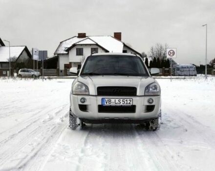 Сірий Хендай Туксон, об'ємом двигуна 2 л та пробігом 180 тис. км за 2950 $, фото 1 на Automoto.ua