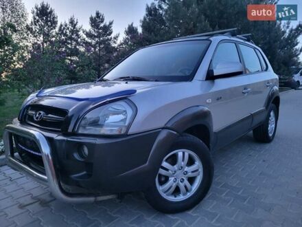 Хендай Туксон 2006 в Хмельницком на Automoto.ua Серый Хендай Туксон, объемом двигателя 2 л и пробегом 257 тыс. км за 7900 $, фото 1 на Automoto.ua