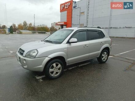 Хендай Туксон 2006 в Харькове на Automoto.ua Серый Хендай Туксон, объемом двигателя 1.98 л и пробегом 250 тыс. км за 7300 $, фото 1 на Automoto.ua