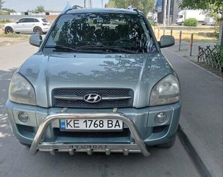 Сірий Хендай Туксон, об'ємом двигуна 1.99 л та пробігом 200 тис. км за 7500 $, фото 1 на Automoto.ua
