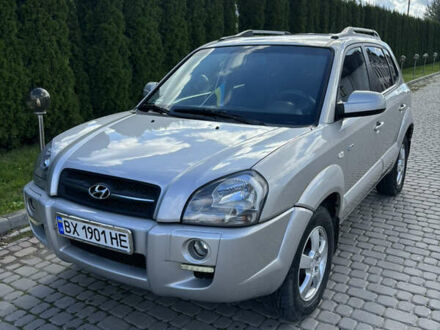 Хендай Туксон 2006 в Хмельницком на Automoto.ua Серый Хендай Туксон, объемом двигателя 1.99 л и пробегом 263 тыс. км за 7600 $, фото 1 на Automoto.ua