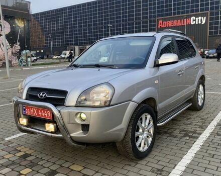 Серый Хендай Туксон, объемом двигателя 2 л и пробегом 246 тыс. км за 8852 $, фото 1 на Automoto.ua