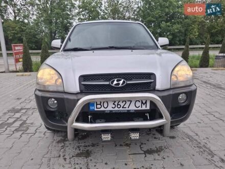 Хендай Туксон 2006 у Тернополі на Automoto.ua Сірий Хендай Туксон, об'ємом двигуна 1.99 л та пробігом 295 тис. км за 8000 $, фото 1 на Automoto.ua