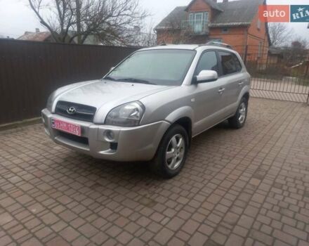 Серый Хендай Туксон, объемом двигателя 2 л и пробегом 226 тыс. км за 6200 $, фото 1 на Automoto.ua