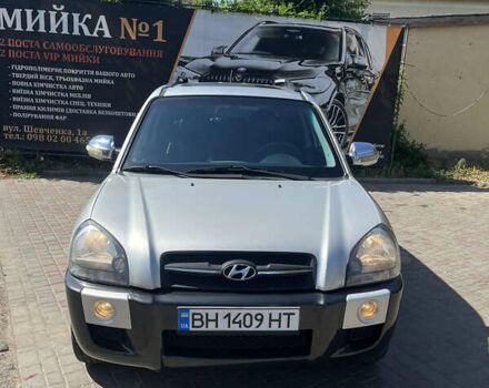 Сірий Хендай Туксон, об'ємом двигуна 1.98 л та пробігом 280 тис. км за 6700 $, фото 1 на Automoto.ua