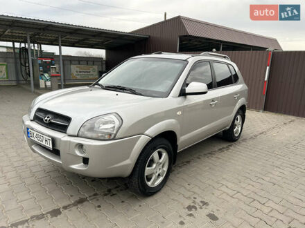 Хендай Туксон 2006 у Беляевке на Automoto.ua Сірий Хендай Туксон, об'ємом двигуна 1.98 л та пробігом 195 тис. км за 7200 $, фото 1 на Automoto.ua