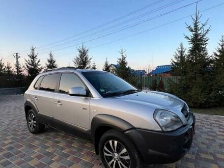 Хендай Туксон 2006 в Котельве на Automoto.ua Серый Хендай Туксон, объемом двигателя 1.99 л и пробегом 248 тыс. км за 7599 $, фото 1 на Automoto.ua