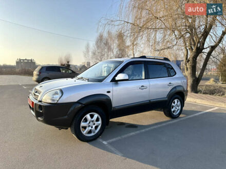 Хендай Туксон 2006 в Здолбунове на Automoto.ua Серый Хендай Туксон, объемом двигателя 1.98 л и пробегом 223 тыс. км за 6750 $, фото 1 на Automoto.ua