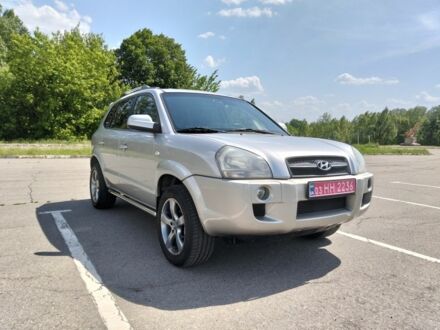 Хендай Туксон 2006 в Конотопе на Automoto.ua Серый Хендай Туксон, объемом двигателя 2 л и пробегом 168 тыс. км за 7500 $, фото 1 на Automoto.ua