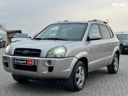 Серый Хендай Туксон, объемом двигателя 2 л и пробегом 263 тыс. км за 7440 $, фото 1 на Automoto.ua