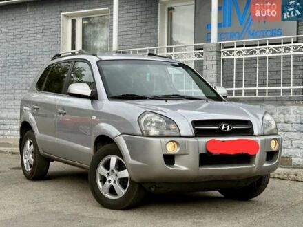 Хендай Туксон 2006 в Харькове на Automoto.ua Серый Хендай Туксон, объемом двигателя 2 л и пробегом 225 тыс. км за 7500 $, фото 1 на Automoto.ua