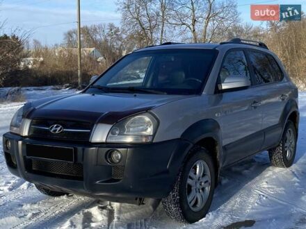 Хендай Туксон 2006 в Ромнах на Automoto.ua Серый Хендай Туксон, объемом двигателя 2.7 л и пробегом 294 тыс. км за 7500 $, фото 1 на Automoto.ua