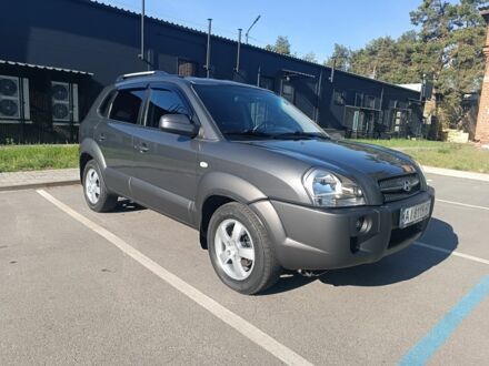 Хендай Туксон 2006 в Чернигове на Automoto.ua Серый Хендай Туксон, объемом двигателя 2 л и пробегом 238 тыс. км за 7900 $, фото 1 на Automoto.ua