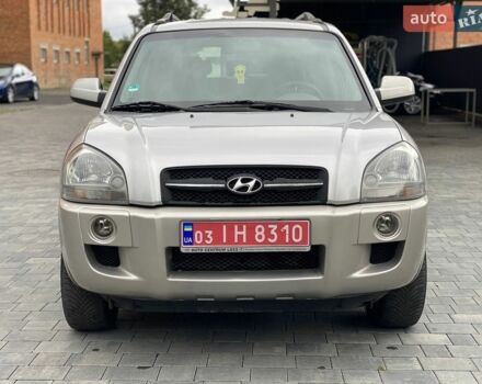Сірий Хендай Туксон, об'ємом двигуна 2 л та пробігом 203 тис. км за 7650 $, фото 1 на Automoto.ua
