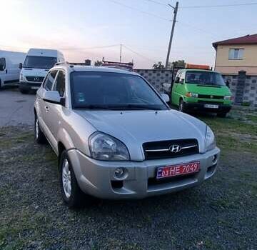 Сірий Хендай Туксон, об'ємом двигуна 2 л та пробігом 190 тис. км за 7300 $, фото 1 на Automoto.ua