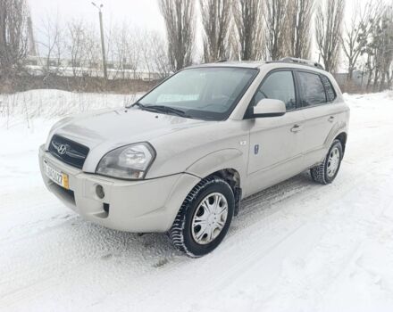 Серый Хендай Туксон, объемом двигателя 2 л и пробегом 181 тыс. км за 6750 $, фото 1 на Automoto.ua