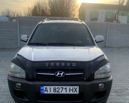 Серый Хендай Туксон, объемом двигателя 2 л и пробегом 215 тыс. км за 7500 $, фото 1 на Automoto.ua