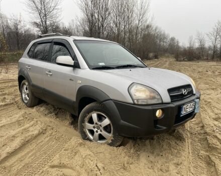 Сірий Хендай Туксон, об'ємом двигуна 2 л та пробігом 267 тис. км за 4300 $, фото 1 на Automoto.ua