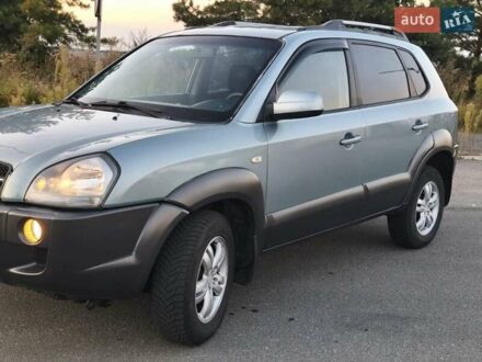 Сірий Хендай Туксон, об'ємом двигуна 2 л та пробігом 261 тис. км за 6800 $, фото 1 на Automoto.ua