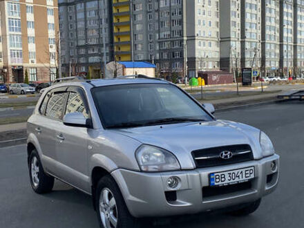 Хендай Туксон 2006 в Буче на Automoto.ua Серый Хендай Туксон, объемом двигателя 1.98 л и пробегом 245 тыс. км за 6900 $, фото 1 на Automoto.ua