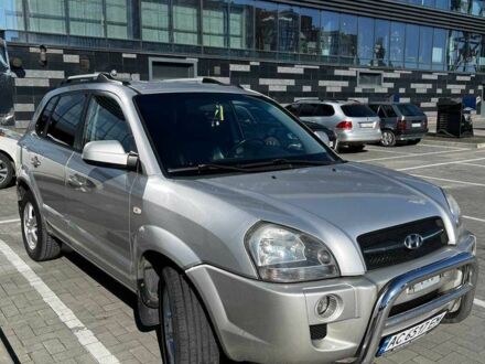 Хендай Туксон 2006 в Ивано-Франковске на Automoto.ua Серый Хендай Туксон, объемом двигателя 2 л и пробегом 159 тыс. км за 6700 $, фото 1 на Automoto.ua