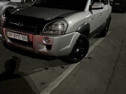 Сірий Хендай Туксон, об'ємом двигуна 1.98 л та пробігом 211 тис. км за 5900 $, фото 1 на Automoto.ua