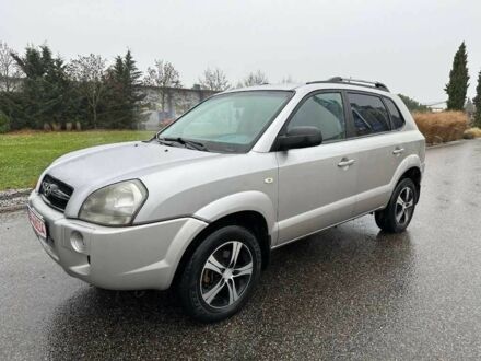 Сірий Хендай Туксон, об'ємом двигуна 0 л та пробігом 191 тис. км за 3308 $, фото 1 на Automoto.ua