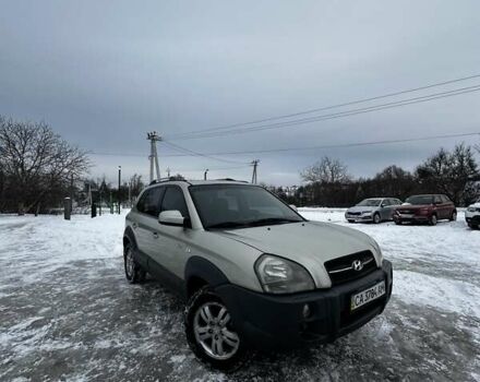 Сірий Хендай Туксон, об'ємом двигуна 1.98 л та пробігом 290 тис. км за 6400 $, фото 1 на Automoto.ua