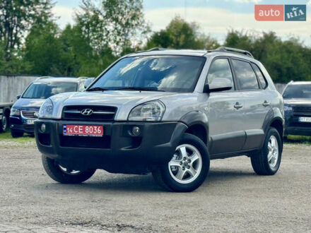 Хендай Туксон 2007 в Калуше на Automoto.ua Серый Хендай Туксон, объемом двигателя 2 л и пробегом 220 тыс. км за 7400 $, фото 1 на Automoto.ua