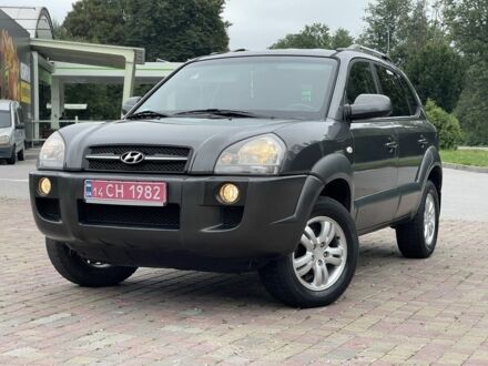 Хендай Туксон 2007 у Калуше на Automoto.ua Сірий Хендай Туксон, об'ємом двигуна 2 л та пробігом 182 тис. км за 7600 $, фото 1 на Automoto.ua