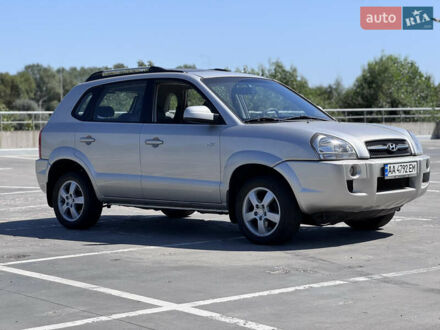 Хендай Туксон 2007 в Киеве на Automoto.ua Серый Хендай Туксон, объемом двигателя 1.98 л и пробегом 200 тыс. км за 7300 $, фото 1 на Automoto.ua