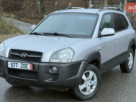 Сірий Хендай Туксон, об'ємом двигуна 2 л та пробігом 222 тис. км за 7950 $, фото 1 на Automoto.ua