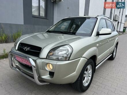 Хендай Туксон 2007 в Ровно на Automoto.ua Серый Хендай Туксон, объемом двигателя 1.98 л и пробегом 220 тыс. км за 7490 $, фото 1 на Automoto.ua
