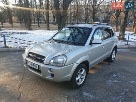 Хендай Туксон 2007 у Полтаві на Automoto.ua Сірий Хендай Туксон, об'ємом двигуна 1.98 л та пробігом 192 тис. км за 8400 $, фото 1 на Automoto.ua