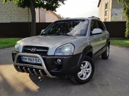Хендай Туксон 2007 в Глухове на Automoto.ua Серый Хендай Туксон, объемом двигателя 1.98 л и пробегом 175 тыс. км за 9000 $, фото 1 на Automoto.ua