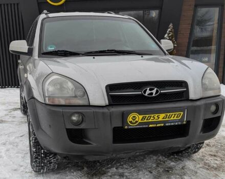 Серый Хендай Туксон, объемом двигателя 0 л и пробегом 205 тыс. км за 7999 $, фото 1 на Automoto.ua